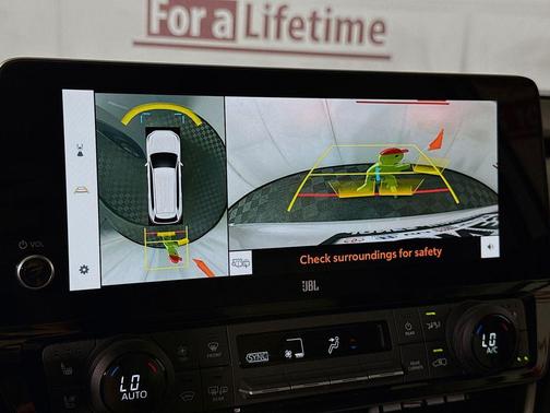 Pearl 2024 Toyota Grand Highlander Platinum