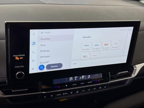 Pearl 2025 Toyota Sienna Limited