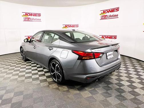 2023 Nissan Altima SR FWD