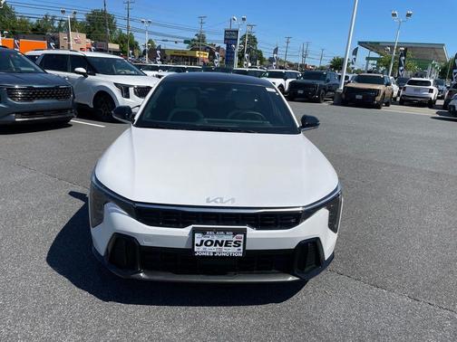 Snow White Pearl 2026 Kia K4 GT-Line