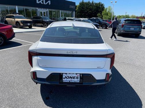 Snow White Pearl 2026 Kia K4 GT-Line