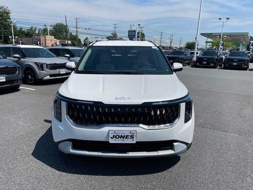 Snow White Pearl 2026 Kia Carnival EX