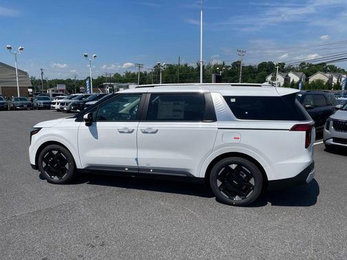 Snow White Pearl 2026 Kia Carnival EX