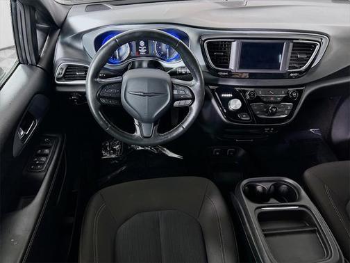 2020 Chrysler Pacifica Touring