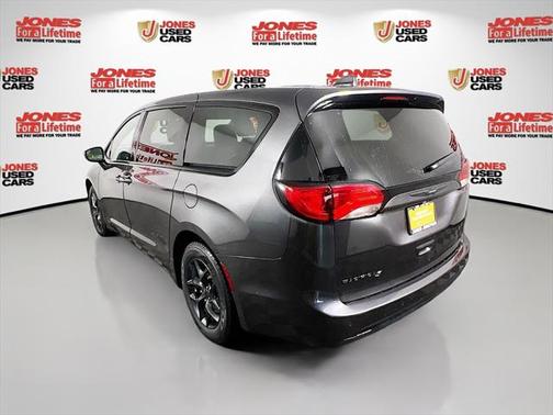 2020 Chrysler Pacifica Touring