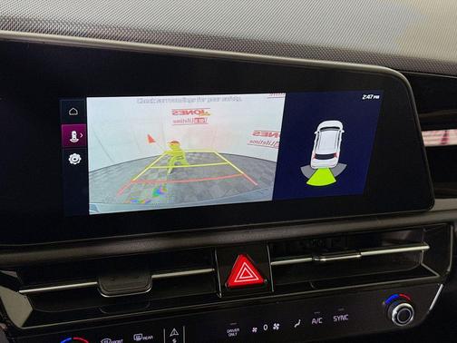 Cityscape Green 2023 Kia Niro Touring