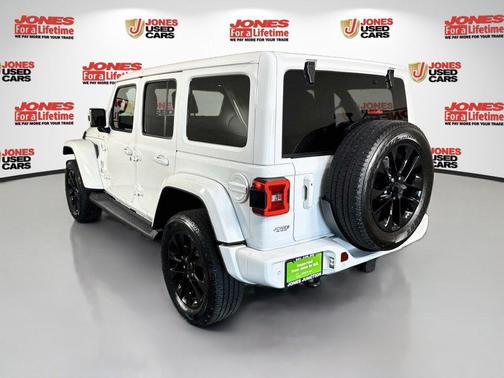 Bright White Clearcoat 2020 Jeep Wrangler Unlimited Sahara
