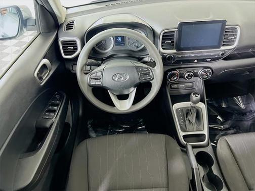 2022 Hyundai VENUE SE