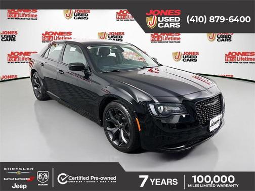 Gloss Black 2021 Chrysler 300 Touring