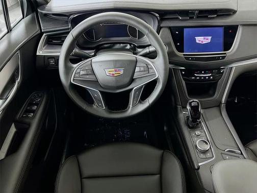 2025 Cadillac XT5 Luxury