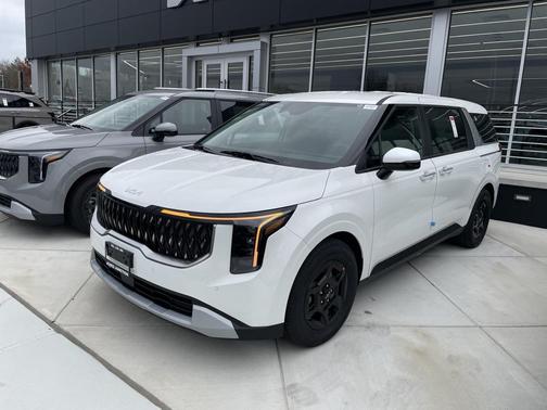 2026 Kia Carnival LXS