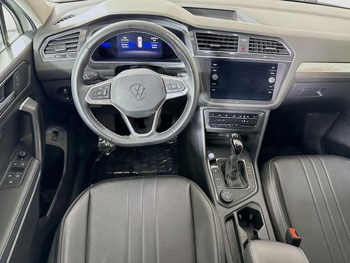 Pure White 2022 Volkswagen Tiguan 2.0T SE 4MOTION