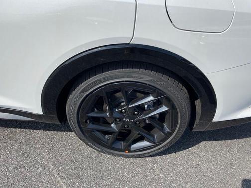 Snow White Pearl 2026 Kia K4 GT-Line Turbo