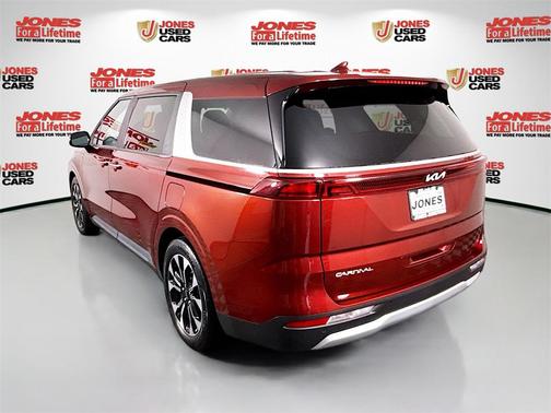 2023 Kia Carnival EX