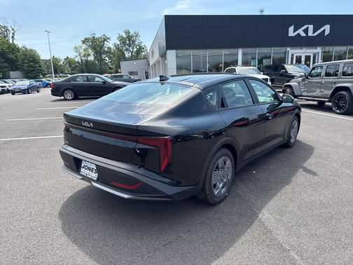 2025 Kia K4 LX