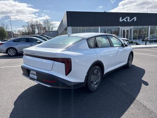 2025 Kia K4 LX