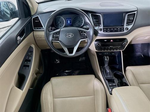 2017 Hyundai TUCSON SE Plus