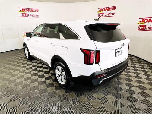 2021 Kia Sorento LX