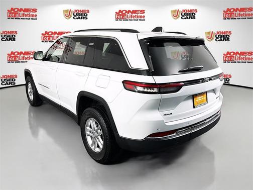 2023 Jeep Grand Cherokee Laredo