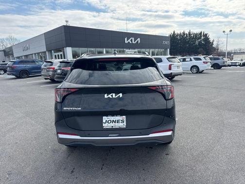 Ebony Black 2026 Kia Sportage EX