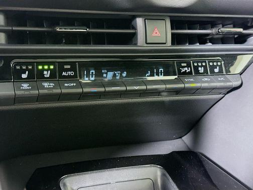 Cloud 2025 Toyota Crown Limited