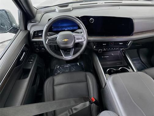 2025 Chevrolet Suburban LT