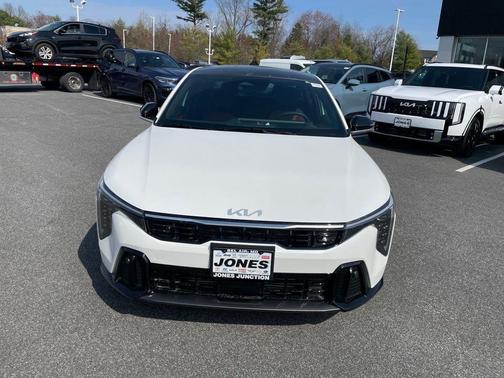 Snow White Pearl 2026 Kia K4 GT-Line Turbo