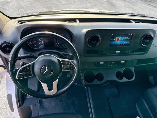2022 Mercedes-Benz Sprinter 2500 Standard Roof
