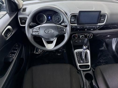 2020 Hyundai VENUE SE