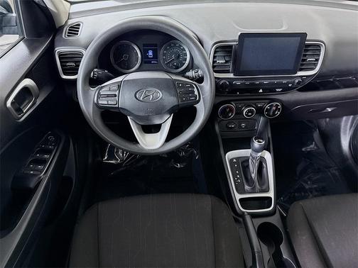 2020 Hyundai VENUE SE