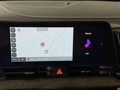 Glacial White Pearl 2024 Kia Sportage X-Line