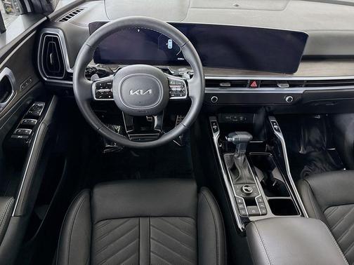 Glacial White Pearl 2024 Kia Sorento SX