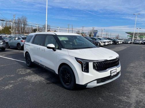 Snow White Pearl 2026 Kia Carnival LXS