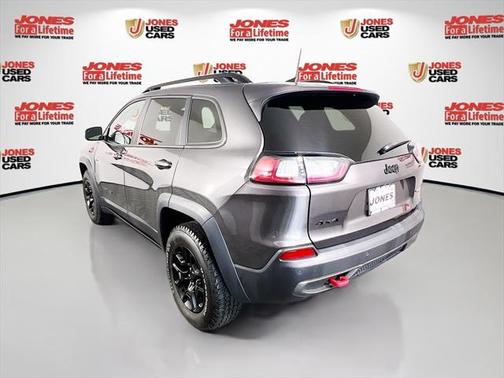2023 Jeep Cherokee Trailhawk