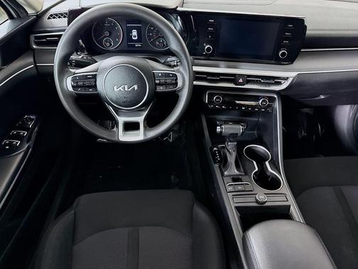2022 Kia K5 LXS