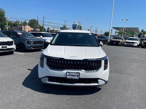 Snow White Pearl 2026 Kia Carnival LXS