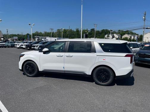 Snow White Pearl 2026 Kia Carnival LXS