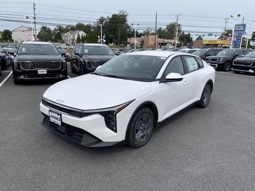 2025 Kia K4 LX