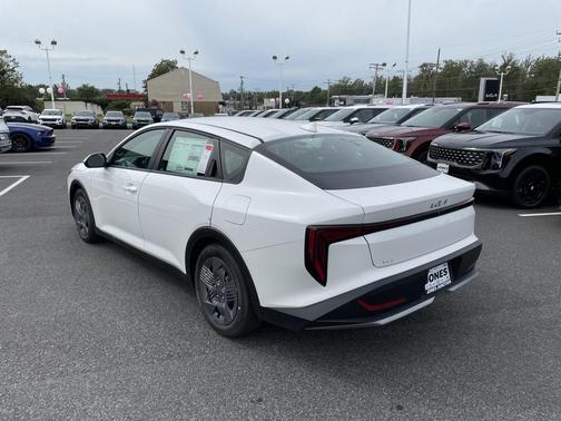 2025 Kia K4 LX