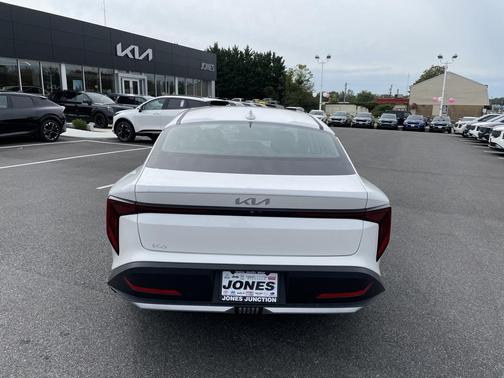 2025 Kia K4 LX