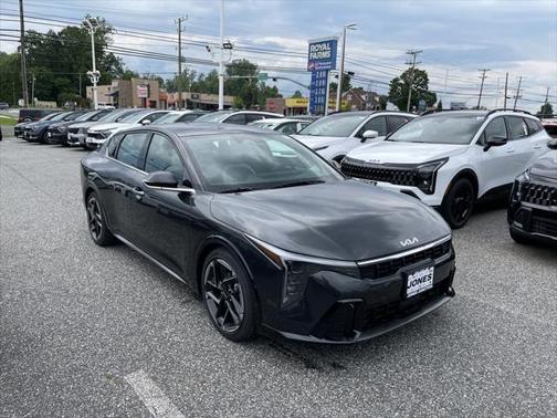 2025 Kia K4 GT-Line