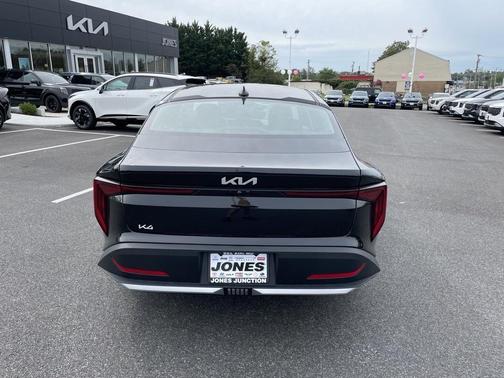 2025 Kia K4 LX