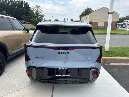 Pale Gray 2027 Kia Seltos X-Line S