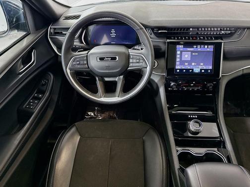 Bright White Clearcoat 2023 Jeep Grand Cherokee Altitude
