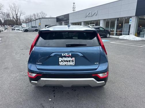 2026 Kia Niro SX