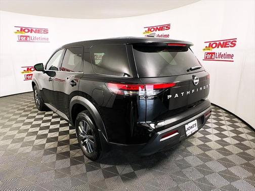 2023 Nissan Pathfinder S 4WD
