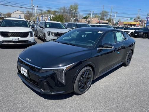 Aurora Black Pearl 2026 Kia K4 GT-Line Turbo