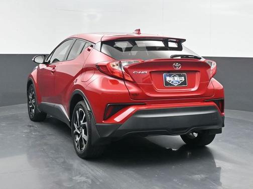 2022 Toyota C-HR XLE