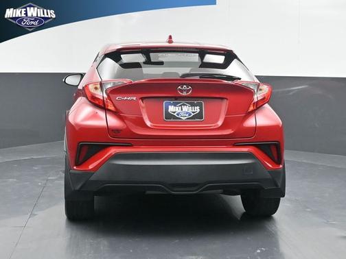 2022 Toyota C-HR XLE