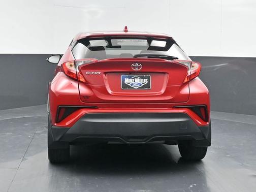2022 Toyota C-HR XLE